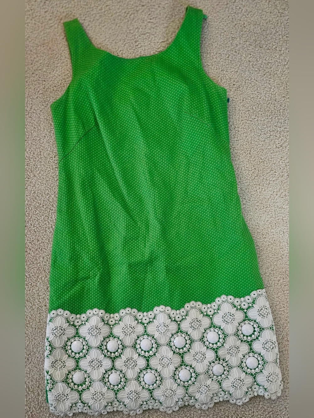 Lilly Pulitzer Jubilee Dress in a vibrant kelly green.Size 0 Excellent Condition - Picture 8 of 13